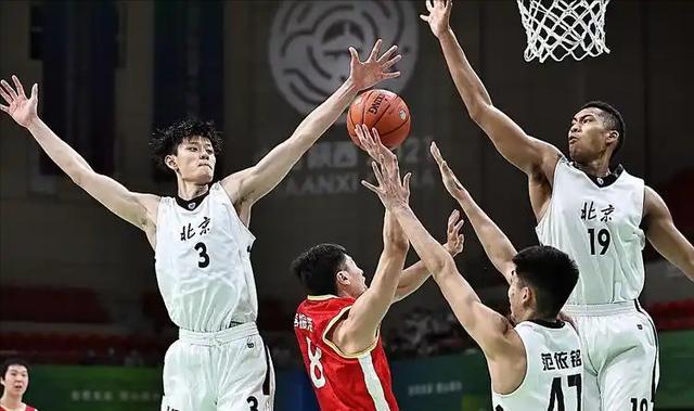 云开体育官网入口-单场三分16中！北京男篮靠三分雨，掀翻11冠王广东